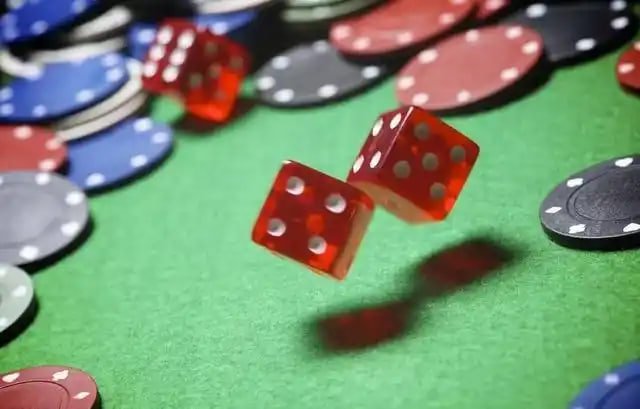 Người dùng Việt Nam chơi game bắn cá online trên điện thoại tại kuwin vip